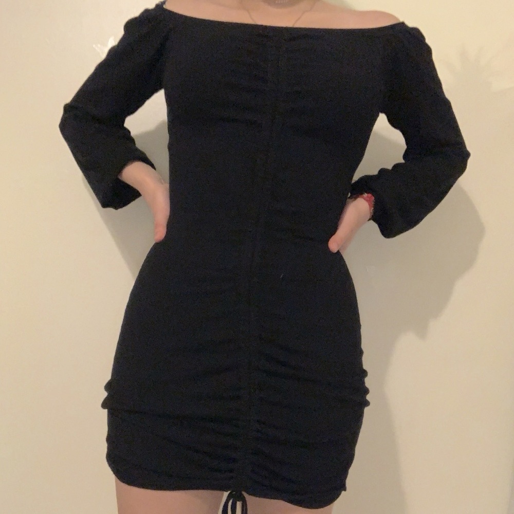 Forever 21 Black Off-Shoulder Ruched Bodycon Dress